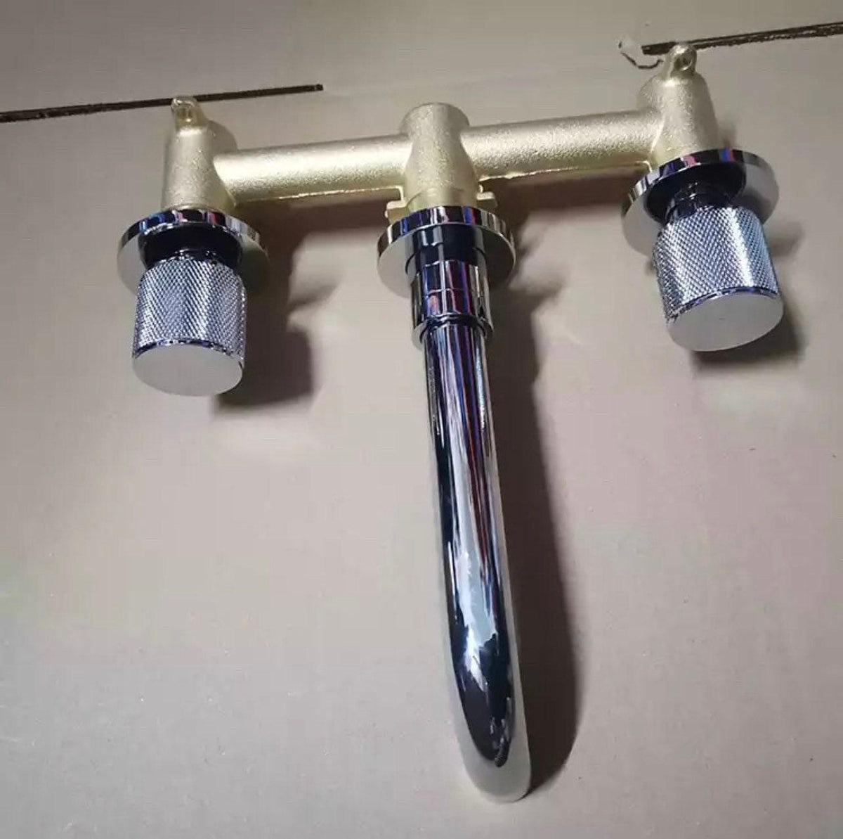 MIKO / Wall-Mounted Bathroom Faucet - Handle Shop Couture 