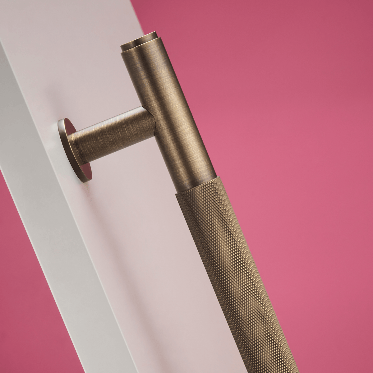PORTA / Double-Sided Solid Brass Knurled Door Pull - Handle Shop Couture 
