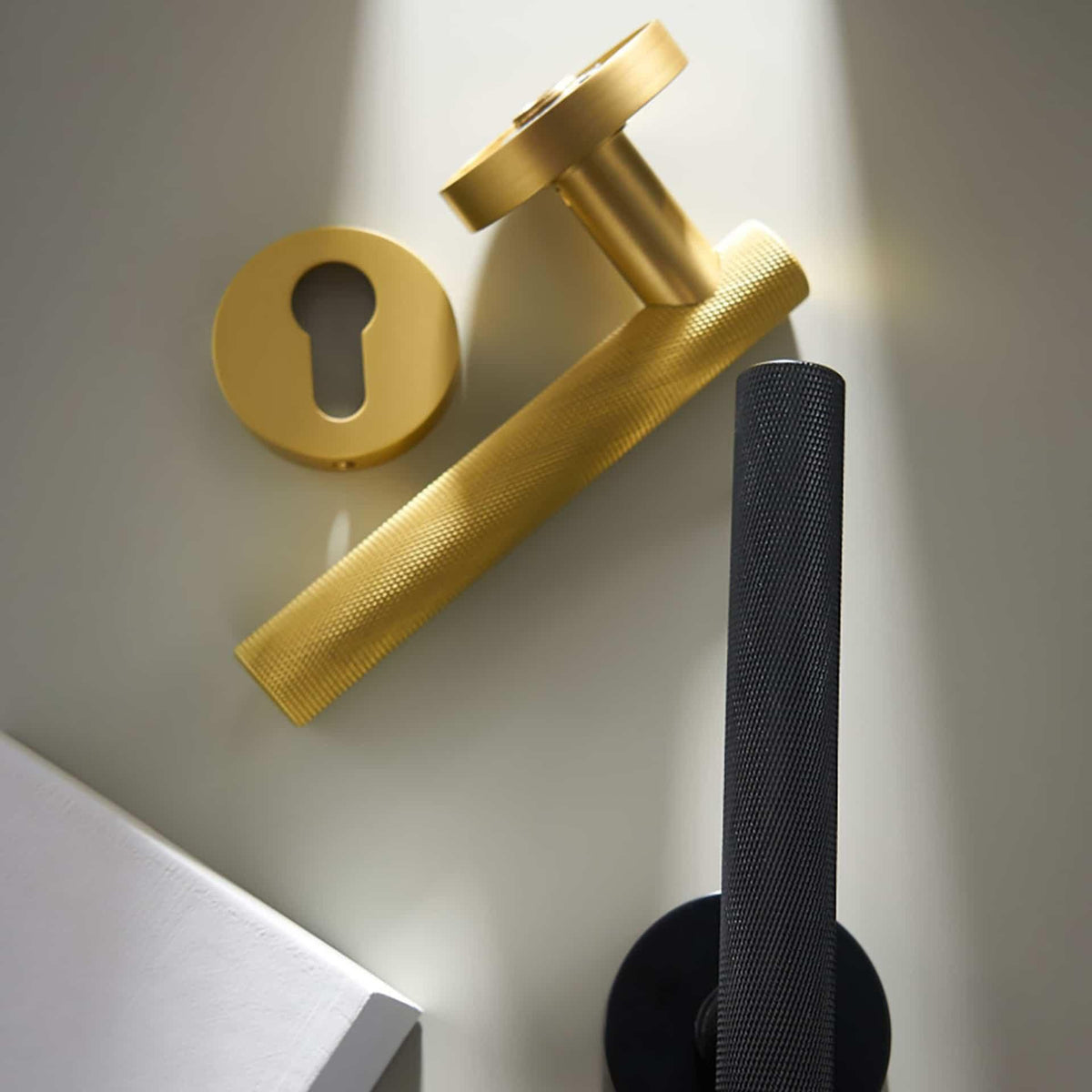 PORTA / SOLID BRASS KNOBS / KNURLED - Handle Shop Couture 