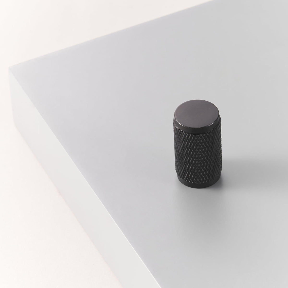 PORTA / SOLID BRASS KNOBS / KNURLED - Handle Shop Couture 