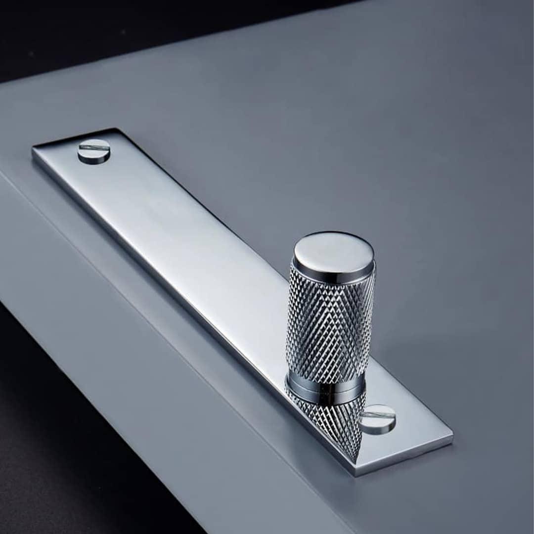PORTA / SOLID BRASS KNOBS / KNURLED - Handle Shop Couture 
