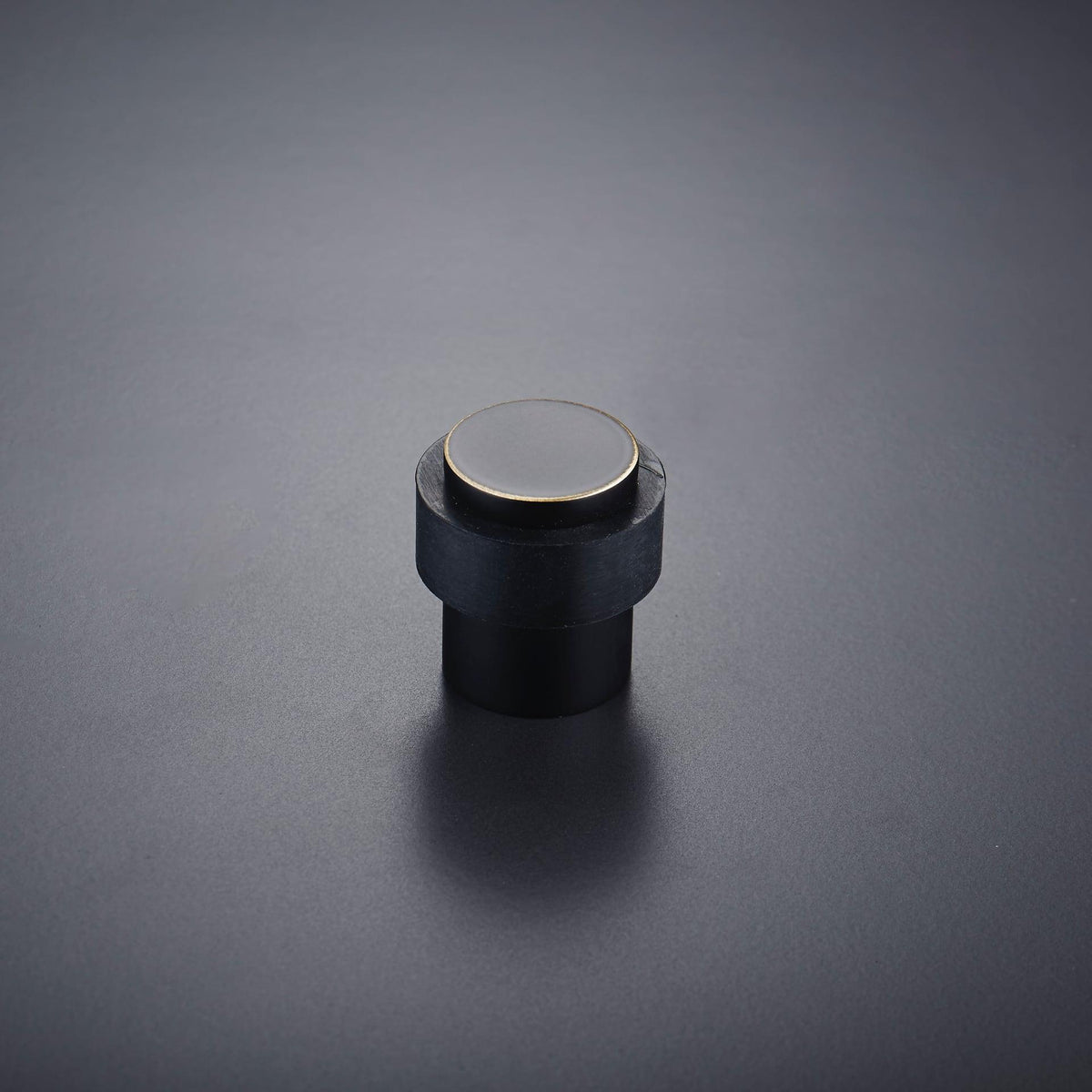 TAVANI / BRASS DOOR STOP - Handle Shop Couture 