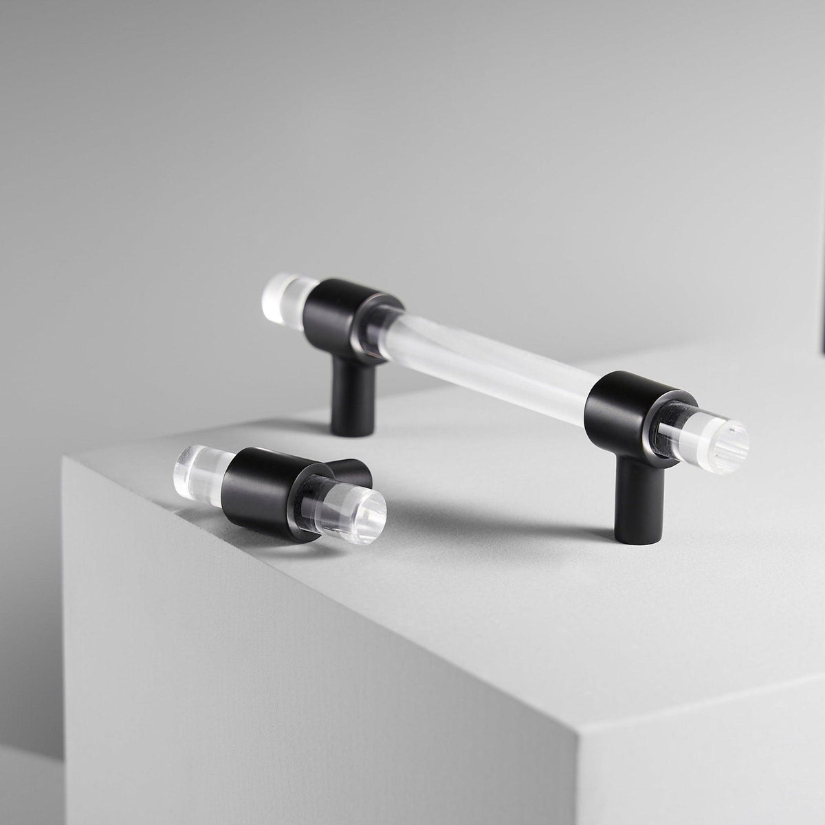 VITRE / ACRYLIC & BRASS T-BARS - Handle Shop Couture 