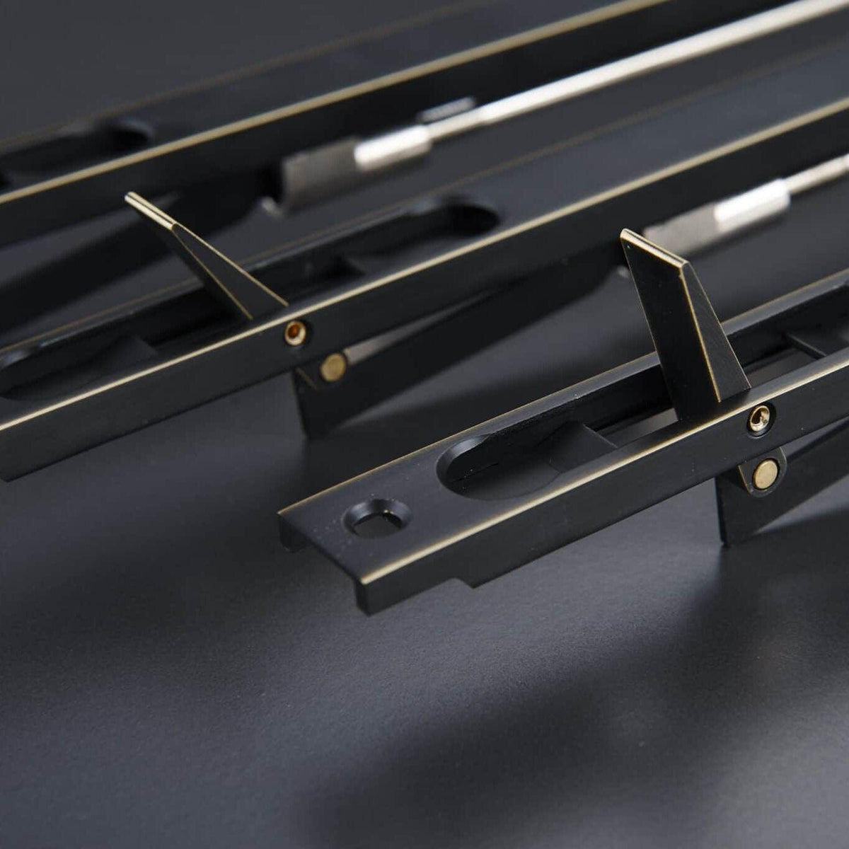 YENI / BRASS LEVER DOOR HOLDER - Handle Shop Couture 