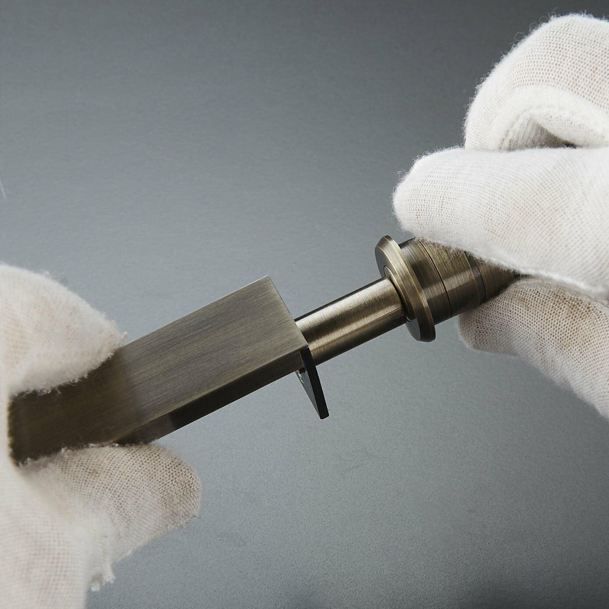 YENI / BRASS LEVER DOOR HOLDER - Handle Shop Couture 